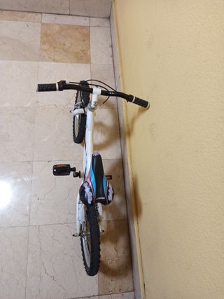 Bicicleta infantil Boomerang de 16 pulgadas