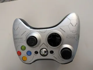 Xbox 360 con 3 juegos y mando