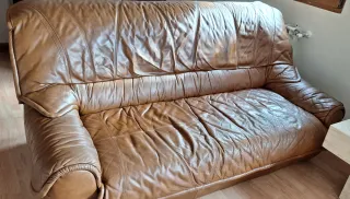 Divano in pelle marrone