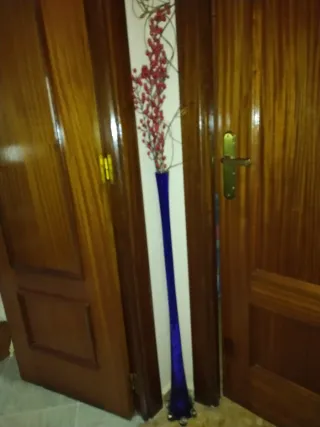 Jarrón de pie alto azul