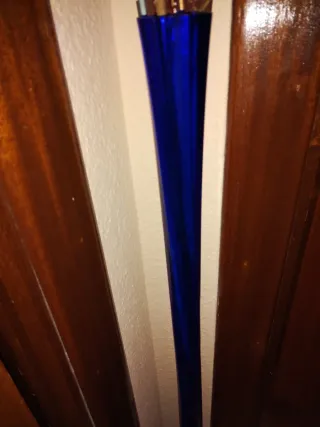 Jarrón de pie alto azul