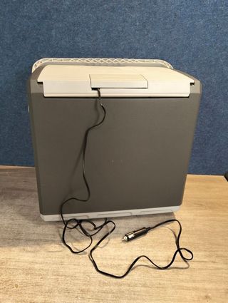 AEG Automotive Nevera termoeléctrica, KK 28 12/230