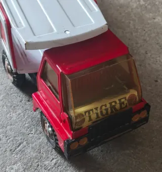 Camión TIGRE Transporte Vehículos Rico Juguete