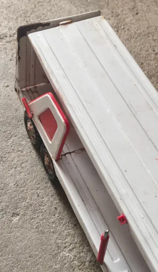 Camión TIGRE Transporte Vehículos Rico Juguete