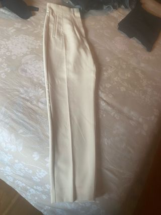 Pantalón Zara pinzas beige Talla S