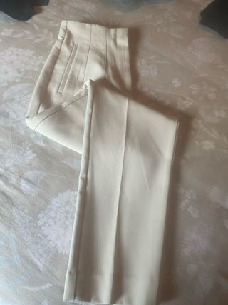 Pantalón Zara pinzas beige Talla S