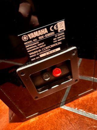 Altavoces Yamaha Negros