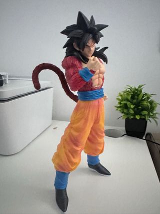 Statuetta Goku Super Saiyan 4 Dragonball GT