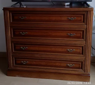 Cajonera de madera con 4 cajones