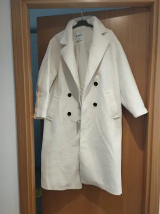 Abrigo Bershka Blanco sin estrenar