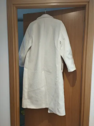 Abrigo Bershka Blanco sin estrenar