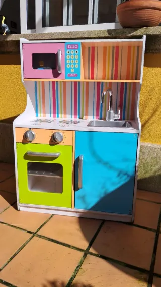 Cocinita infantil de madera