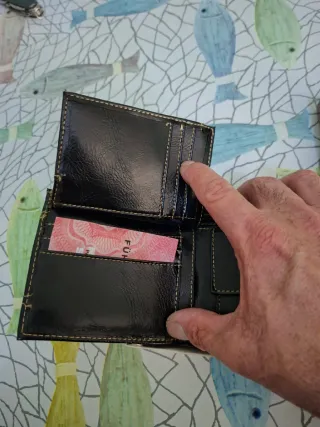 Cartera de piel negra para caballero