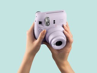 Cámara Instantánea Fujifilm Instax Mini 12
