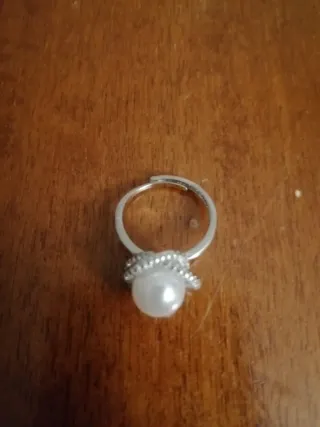 Anello con perla e zirconi