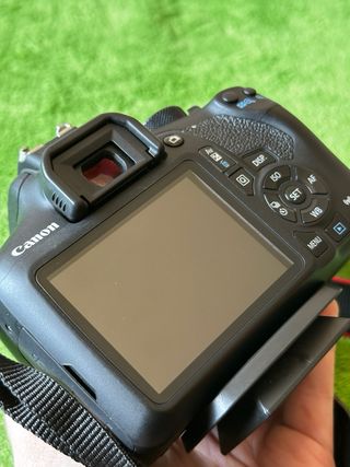Kit Cámara Canon EOS 1300D + Bolso IS+ trípod HAMA
