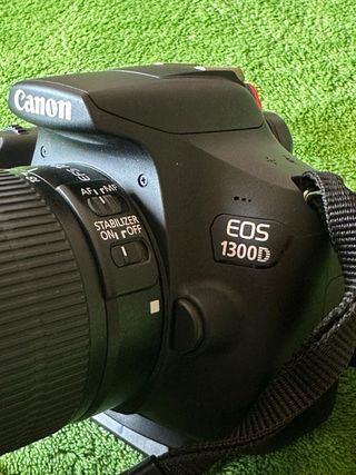 Kit Cámara Canon EOS 1300D + Bolso IS+ trípod HAMA