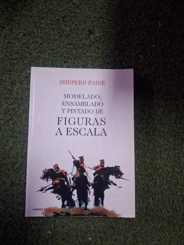 Modelado, ensamblado y pintado de figuras a esc...