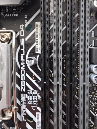 Placa Base Asus Prime Z690M-PLUS con pines doblado