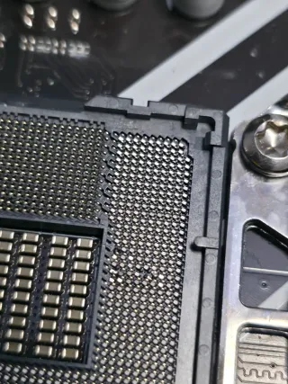 Placa Base Asus Prime Z690M-PLUS con pines doblado