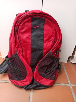 Lote 2 Mochilas GANT y Nike