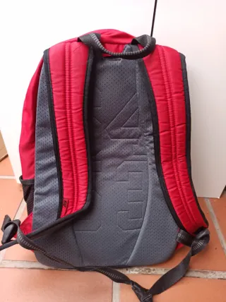 Lote 2 Mochilas GANT y Nike