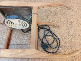 Antiguo Brasero de madera y metal bajo consumo