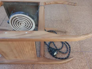 Antiguo Brasero de madera y metal bajo consumo