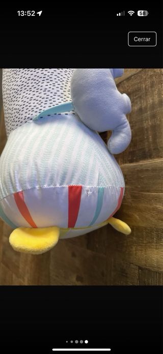 Cojín de actividades para bebé con juguetes