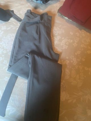 Pantalón gris talla S