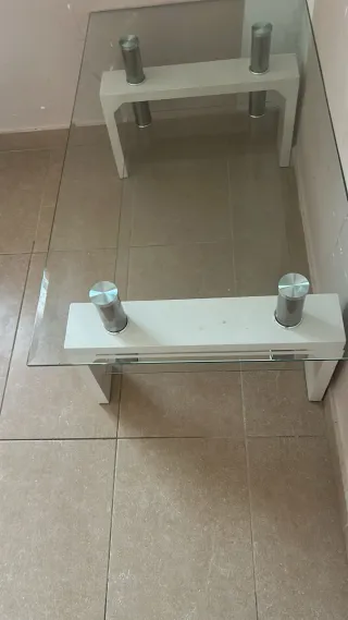 Tavolo da centro in vetro e metallo