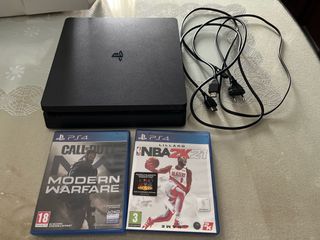 PS4 Slim Negra + 2 Juegos