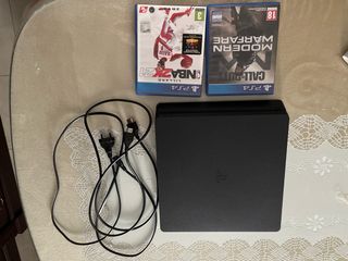 PS4 Slim Negra + 2 Juegos