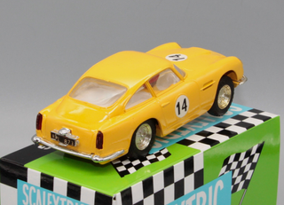 Aston Martin BD4 Triang Scalextric (LEER)