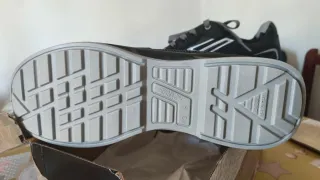 Zapatos de seguridad U-Power negros y plateados