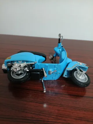 Modellino Vespa PX125 Azzurro