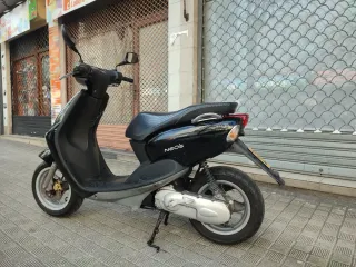 Yamaha neos 49
