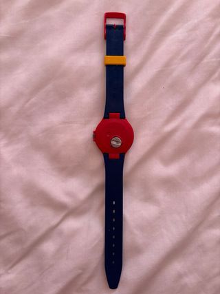 Orologio da polso Swatch con surfista