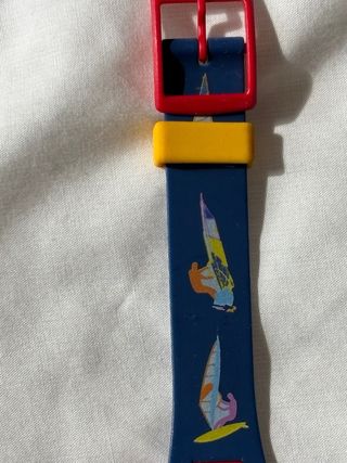 Orologio da polso Swatch con surfista