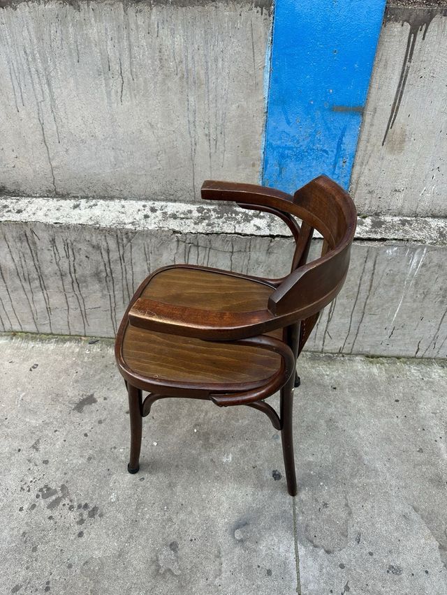 42 Sillas Thonet de Madera con Brazos