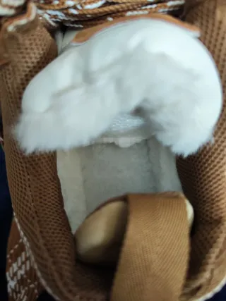 Zapatillas Marrones y Blancas