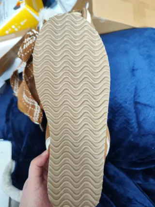 Zapatillas Marrones y Blancas