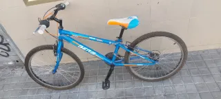 Bicicleta infantil azul BERG