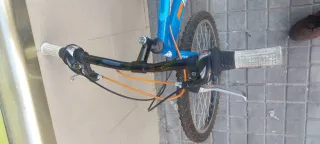 Bicicleta infantil azul BERG