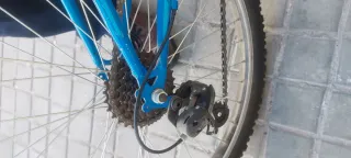 Bicicleta infantil azul BERG