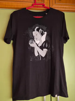 Camiseta Negra Blanca Nieves Princesa Leía.