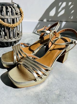 Sandalias Daniela Vega Piel Doradas Talla 40