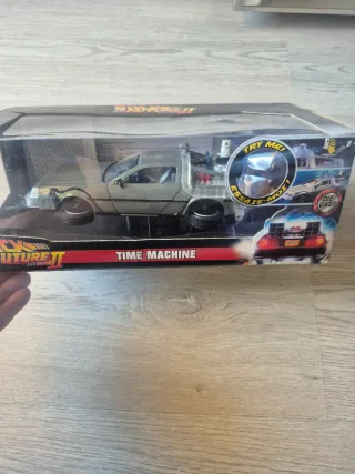 Maqueta DeLorean Regreso al Futuro II 1/24