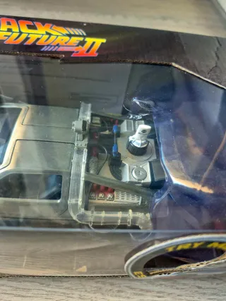 Maqueta DeLorean Regreso al Futuro II 1/24