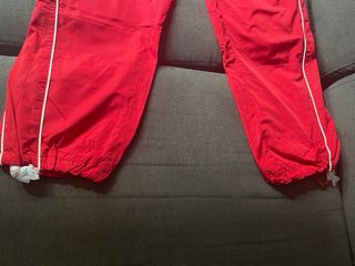 Pantalones Nuevos Anchos Rojos Bershka - Talla M